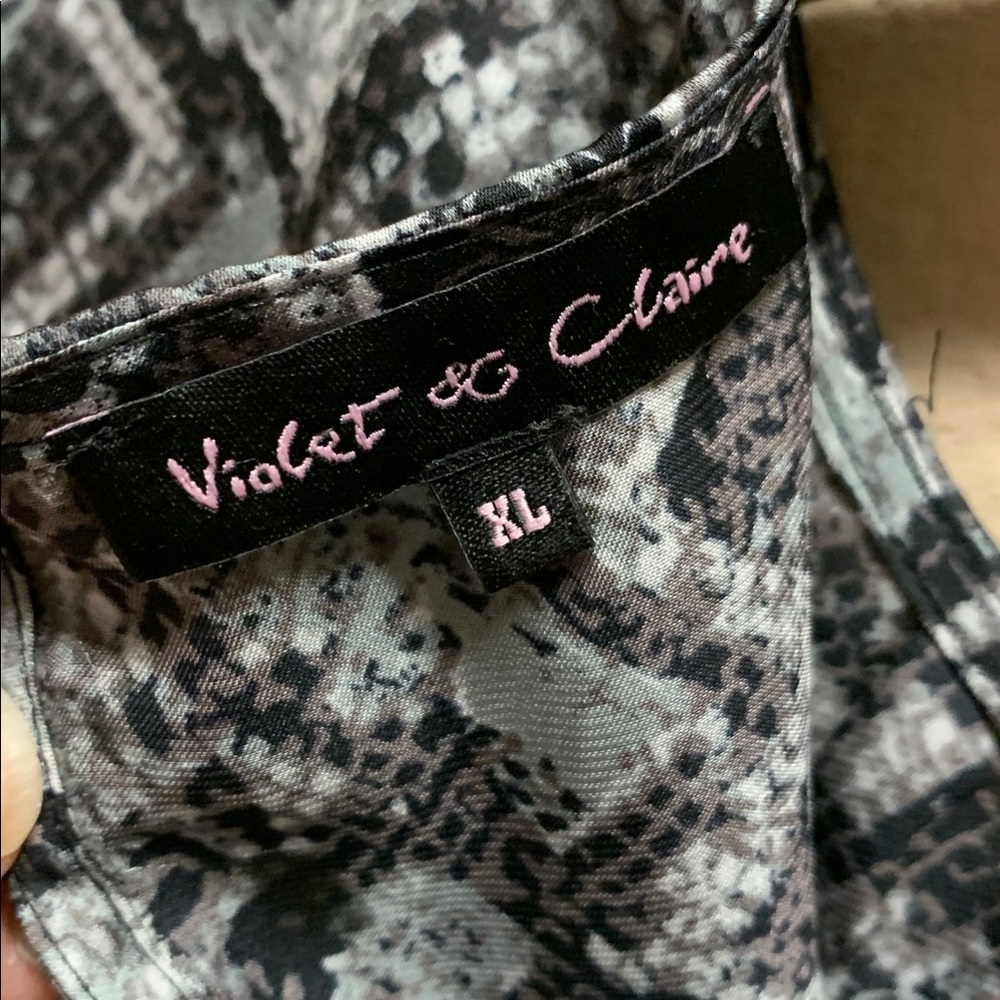Violet & Claire Black and Gray Animal/Snake Print Sleeveless Blouse - Picture 10 of 14